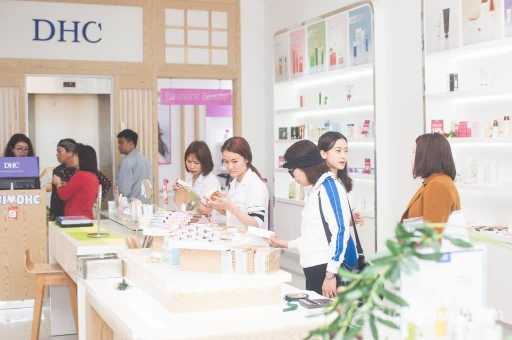 DHC Nhật Bản